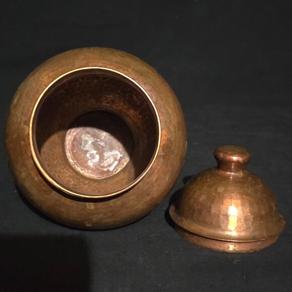 Vtg Hammered Copper Jar Pot (urn) w Lid - 5" x 8" - Picture 6 of 6